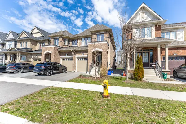 130 Ice Palace CRES, Oshawa, ON L1H 7K4