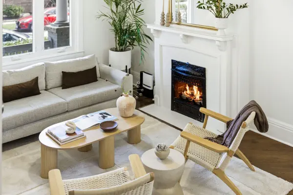 118 Mountjoy AVE, Toronto E01, ON M4J 1J8