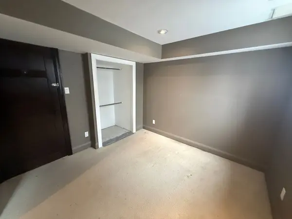 1707 Esterbrook DR, Oshawa, ON L1K 0J3