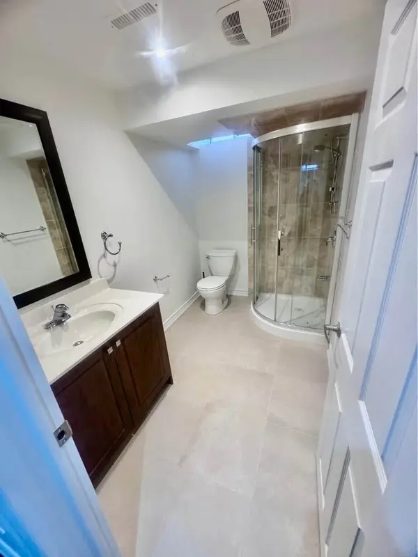 83 Berwick ( basement ) CRES, Richmond Hill, ON L4C 0B7