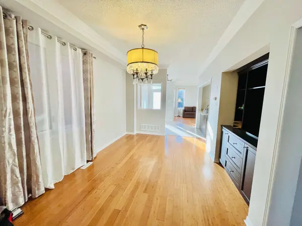 111 Catalpa CRES, Vaughan, ON L6A 0R5