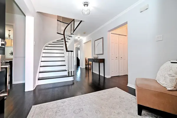 194 Chambers CRES, Newmarket, ON L3X 1T1