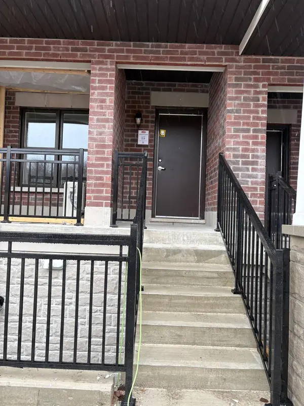 15100 Yonge ST #211, Aurora, ON L4G 4C8