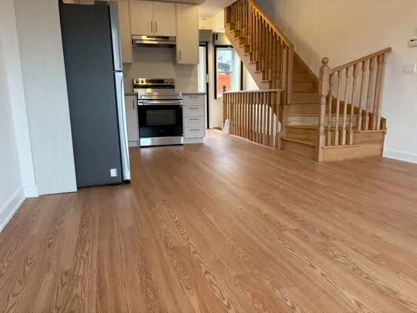 15100 Yonge ST #211, Aurora, ON L4G 4C8