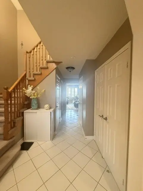 61 Redondo DR, Vaughan, ON L4J 7S7