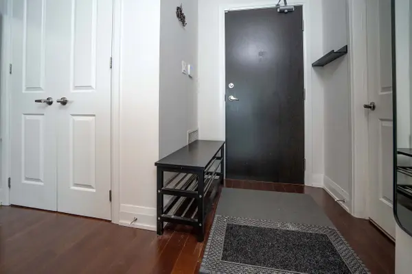 15277 Yonge ST S #313, Aurora, ON L4G 1Y3