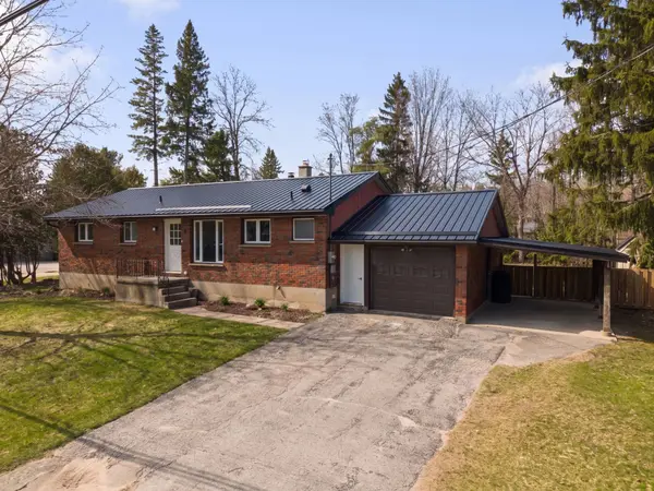 4 Sturgeon Bay RD, Severn, ON L0K 1E0