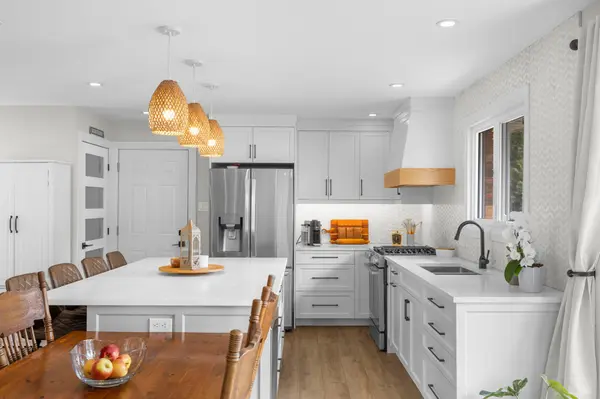 4 Sturgeon Bay RD, Severn, ON L0K 1E0