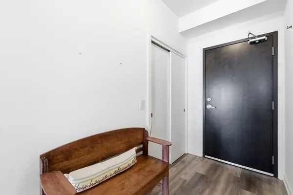 430 Essa RD #325, Barrie, ON L4N 9C6