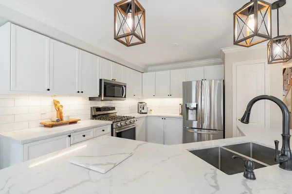 43 Maple Crown TER, Barrie, ON L4M 7H9