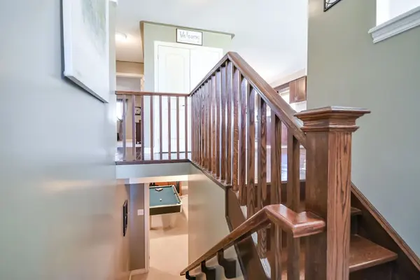 12 White CRES, Barrie, ON L4N 7M1