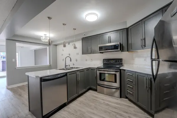 75 Winchester TER, Barrie, ON L4M 0C8