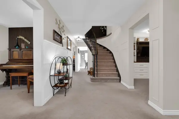 99 Golden Meadow RD, Barrie, ON L4N 7G3