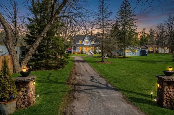 8 Lakeshore RD E, Oro-medonte, ON L0L 2E0