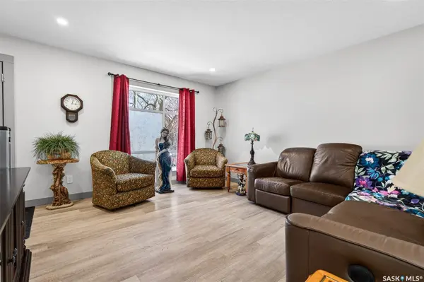 1160 Willow AVENUE, Moose Jaw, SK S6H 1G8