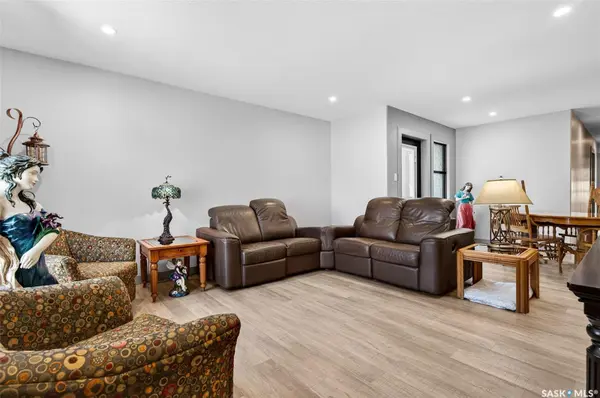 1160 Willow AVENUE, Moose Jaw, SK S6H 1G8