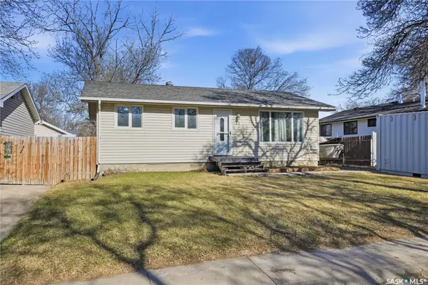 74 Osborne CRESCENT, Regina, SK S4R 5J1