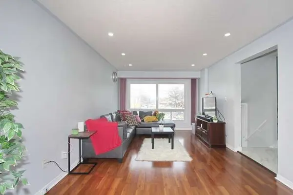 7500 Goreway DR E #37, Mississauga, ON L4T 3C7