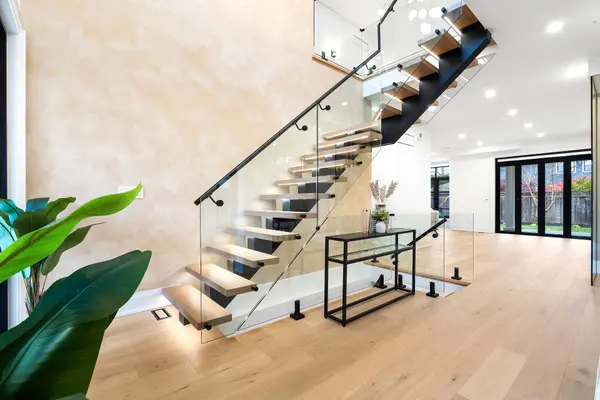 499 Rebecca ST, Oakville, ON L6K 1K8