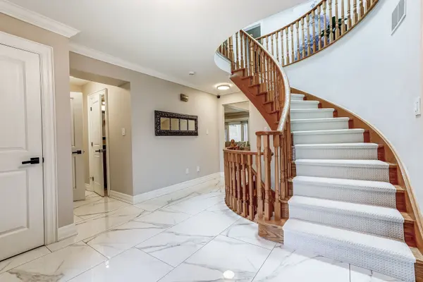 1264 Kane RD, Mississauga, ON L5H 2M3