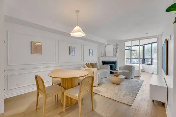 1 Ripley AVE #302, Toronto W01, ON M6S 4Z6