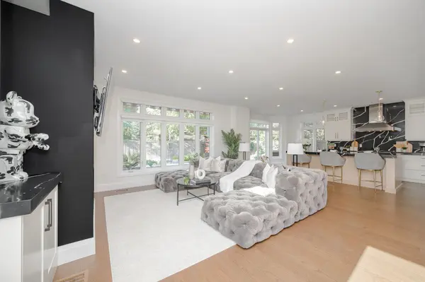 2324 Hilltop LN, Oakville, ON L6M 3M8