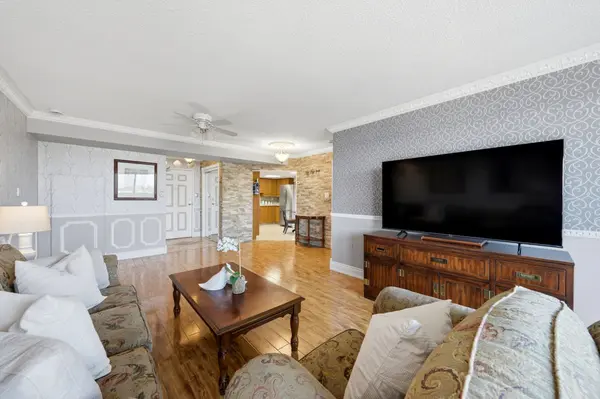 20 McFarlane DR #507, Halton Hills, ON L7G 5J8