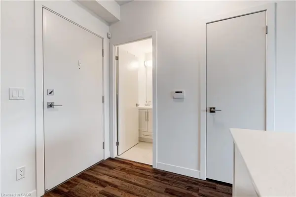 2087 Fairview ST #2101, Burlington, ON L7R 0E5