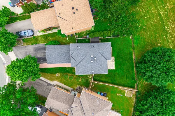 56 Valonia DR, Brampton, ON L6V 4K1