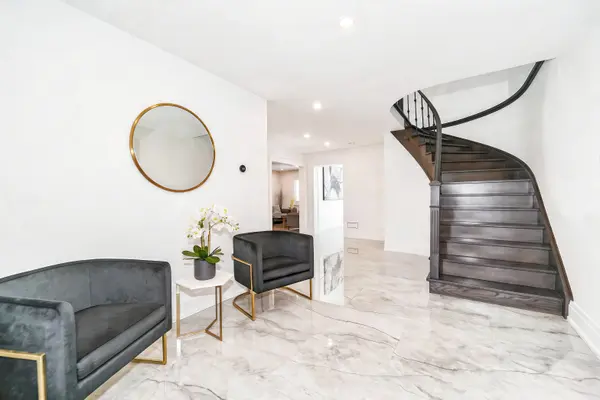 108 Poplar Heights DR, Toronto W08, ON M9A 4Z4