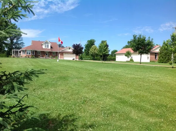 209 Lake ST, Front Of Yonge, ON K0E 1M0