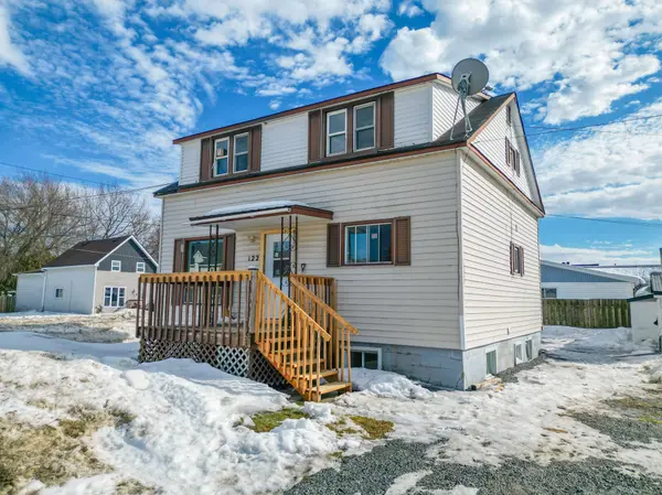 122 William ST, West Nipissing, ON P2B 2B3