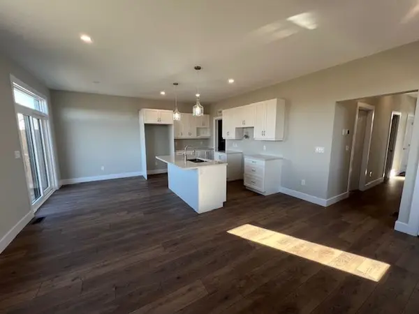 1013 Dobbie ST, Brockville, ON K6V 7N1