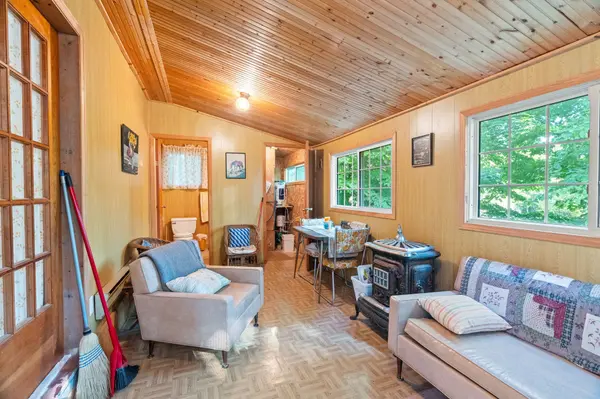 24 Huron ST N, Ashfield-colborne-wawanosh, ON N7A 3X9