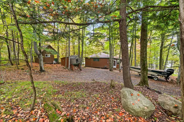 120 Upper Lake LN, Frontenac, ON K0H 1T0