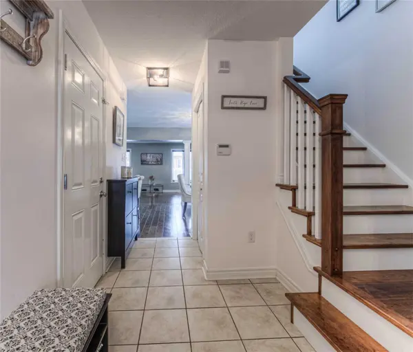 77 Laughland LN, Guelph, ON N1L 0C6