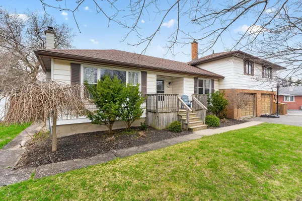 1198 Brass DR, Kingston, ON K7M 3M3