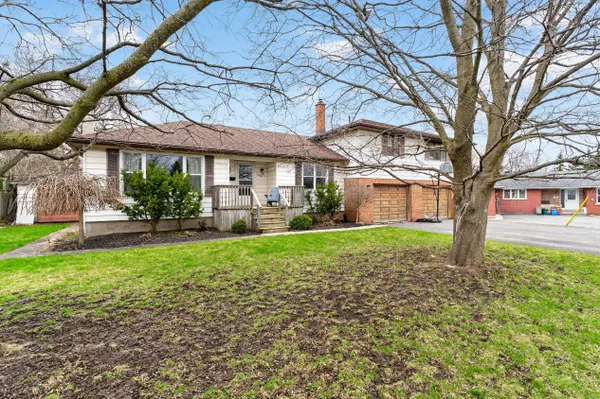 1198 Brass DR, Kingston, ON K7M 3M3