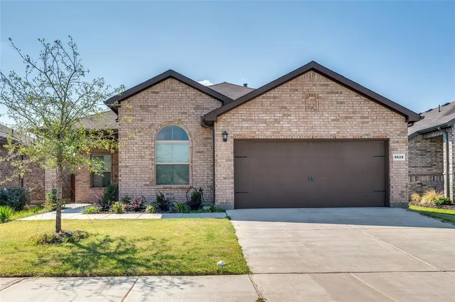 9628 Austin Hollow Road, Fort Worth, TX 76036