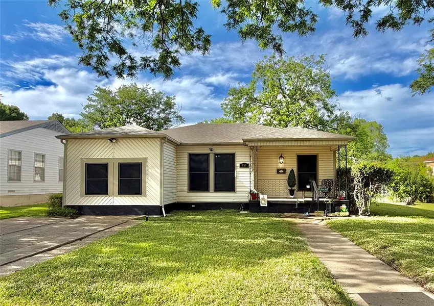 853 Holly Drive, Garland, TX 75040