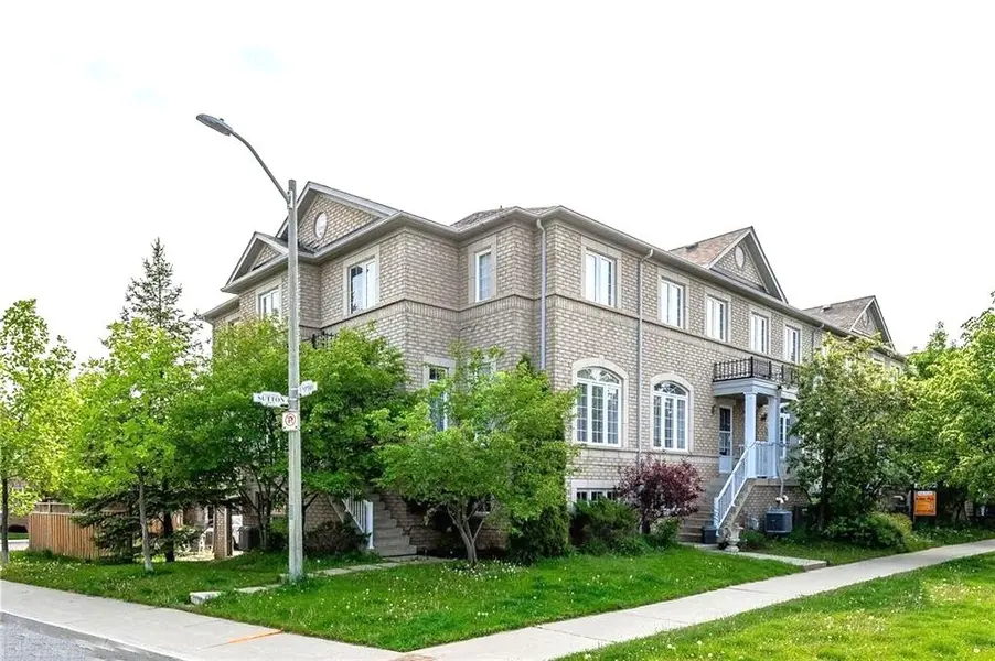 2367 Sutton DR, Burlington, ON L7L 6Y6