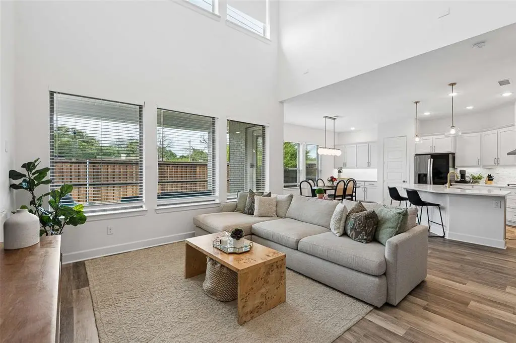 3433 Rosebud Park Lane, Dallas, TX 75229