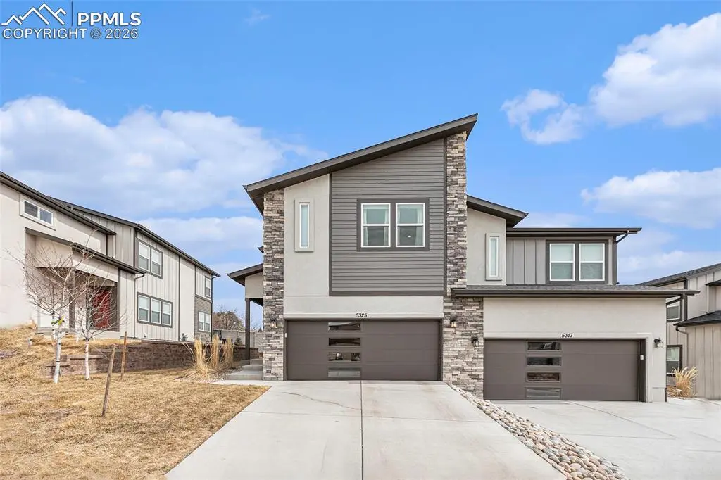 5325 Sky Top LN, Colorado Springs, CO 80918