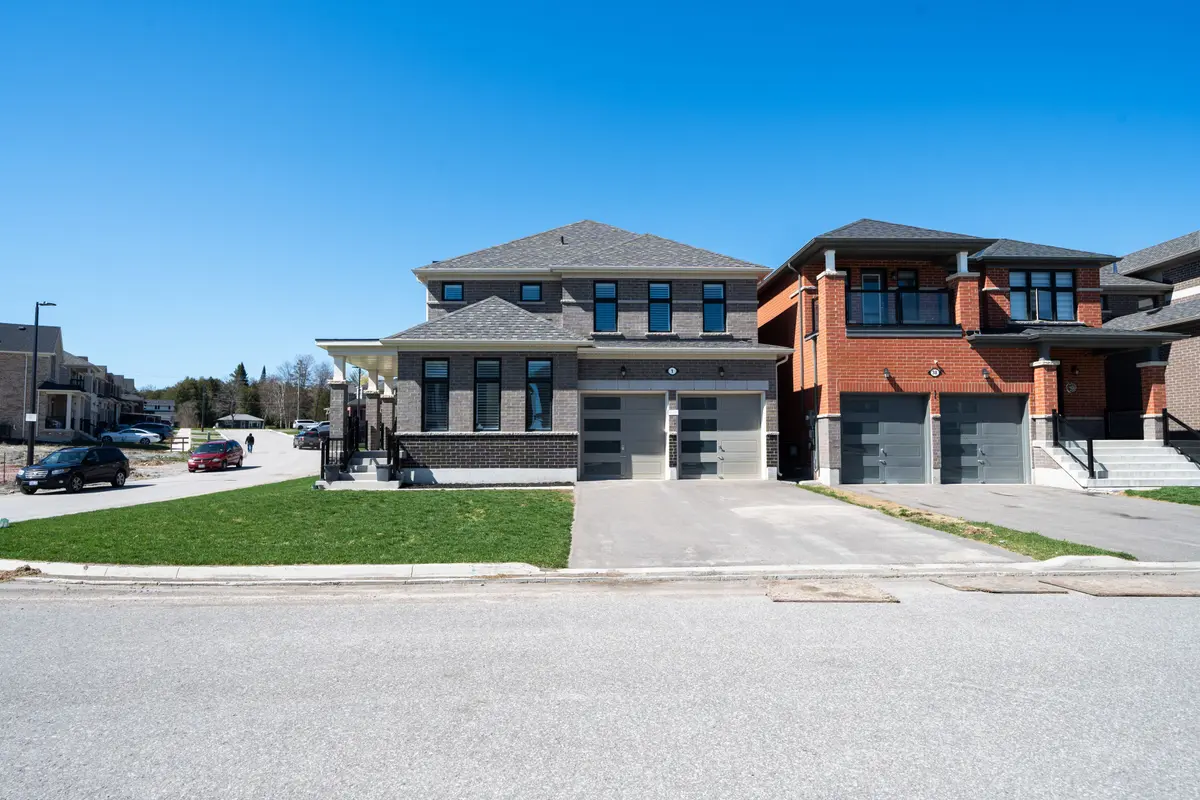 1 Ainslie Hill CRES, Georgina, ON L0E 1R0
