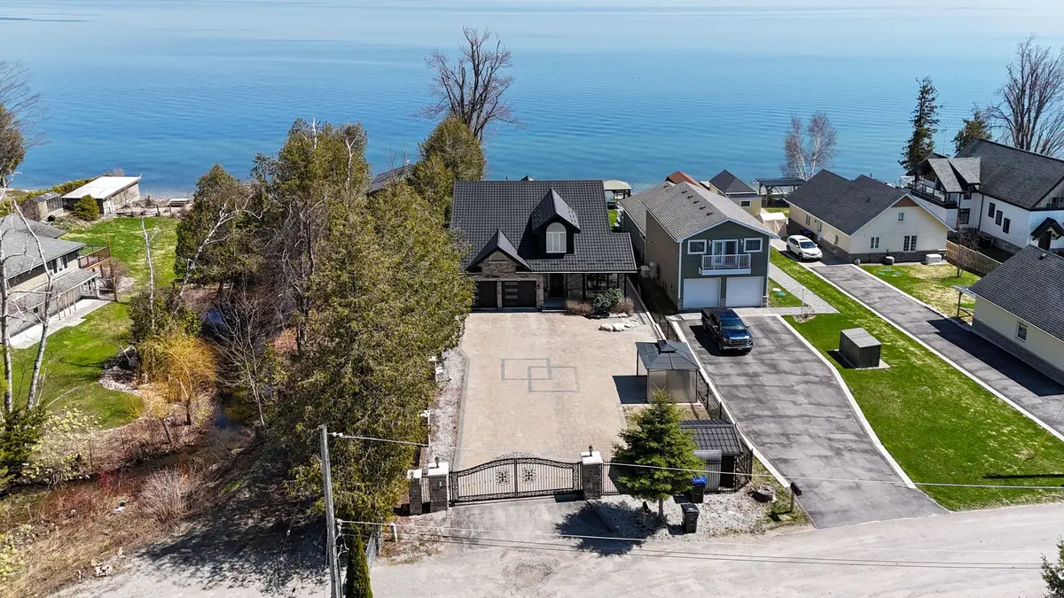 15 Palm Beach RD, Oro-medonte, ON L0L 1T0