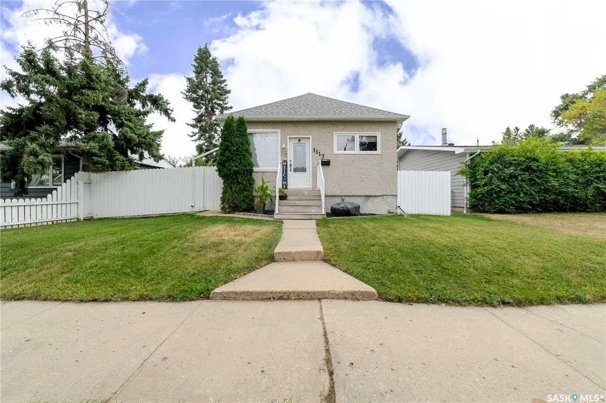 1117 Iroquois STREET W, Moose Jaw, SK S6H 5C1