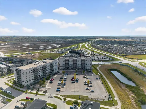 105 South Town RD, Winnipeg, MB R2Y 2G1