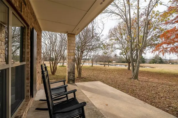 364 Parker Road, Van Alstyne, TX 75495