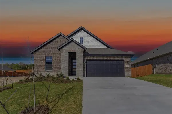 557 Waterford Park Boulevard, Weatherford, TX 76087