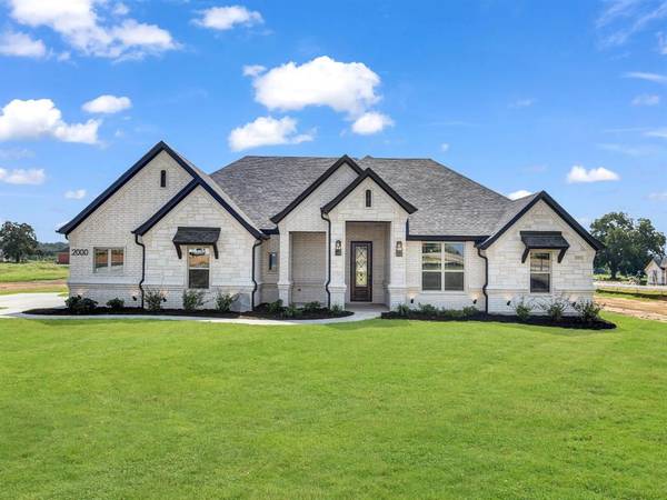 2000 Forest Bridge Drive,  Azle,  TX 76020